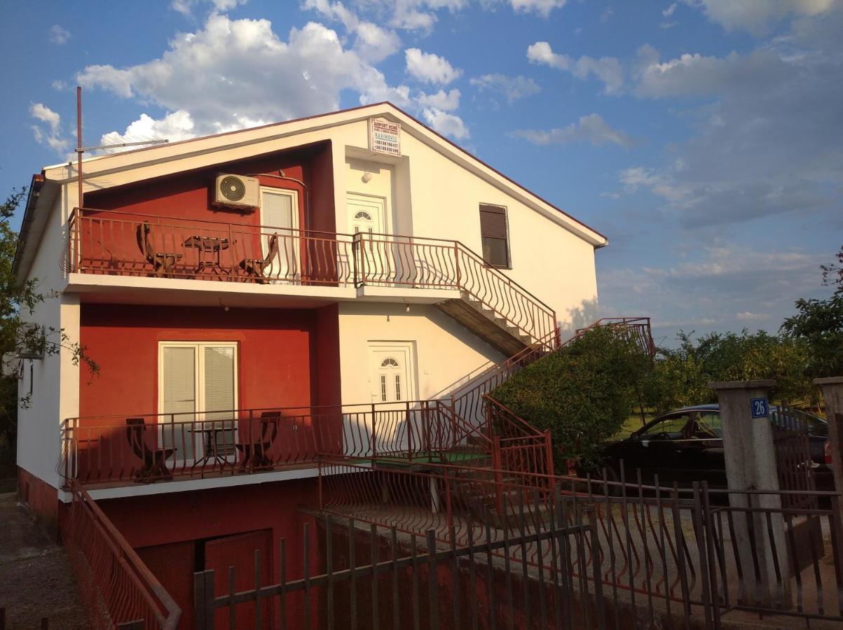 פודגוריצה Airport Home Radinovic מראה חיצוני תמונה