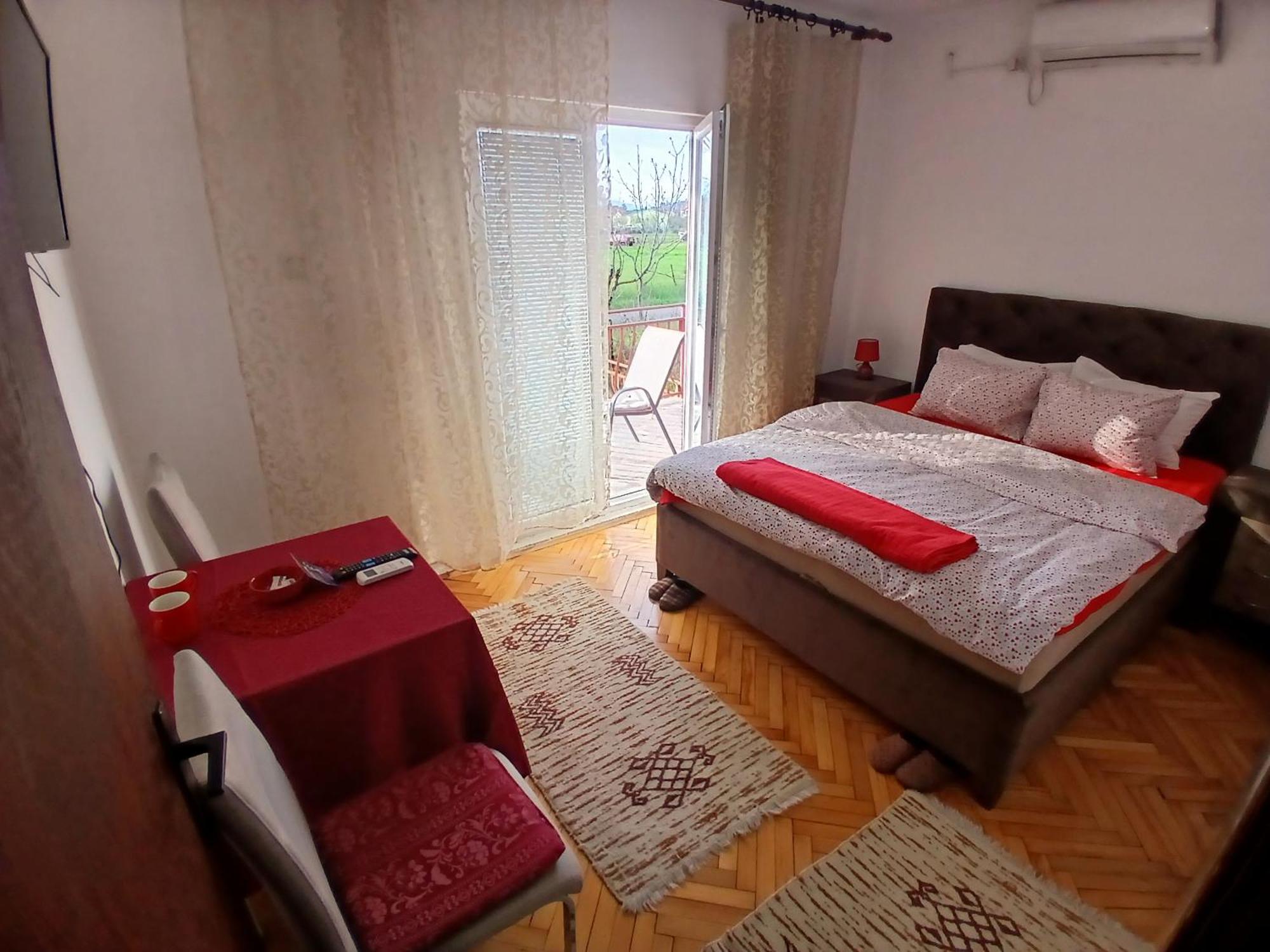 פודגוריצה Airport Home Radinovic מראה חיצוני תמונה