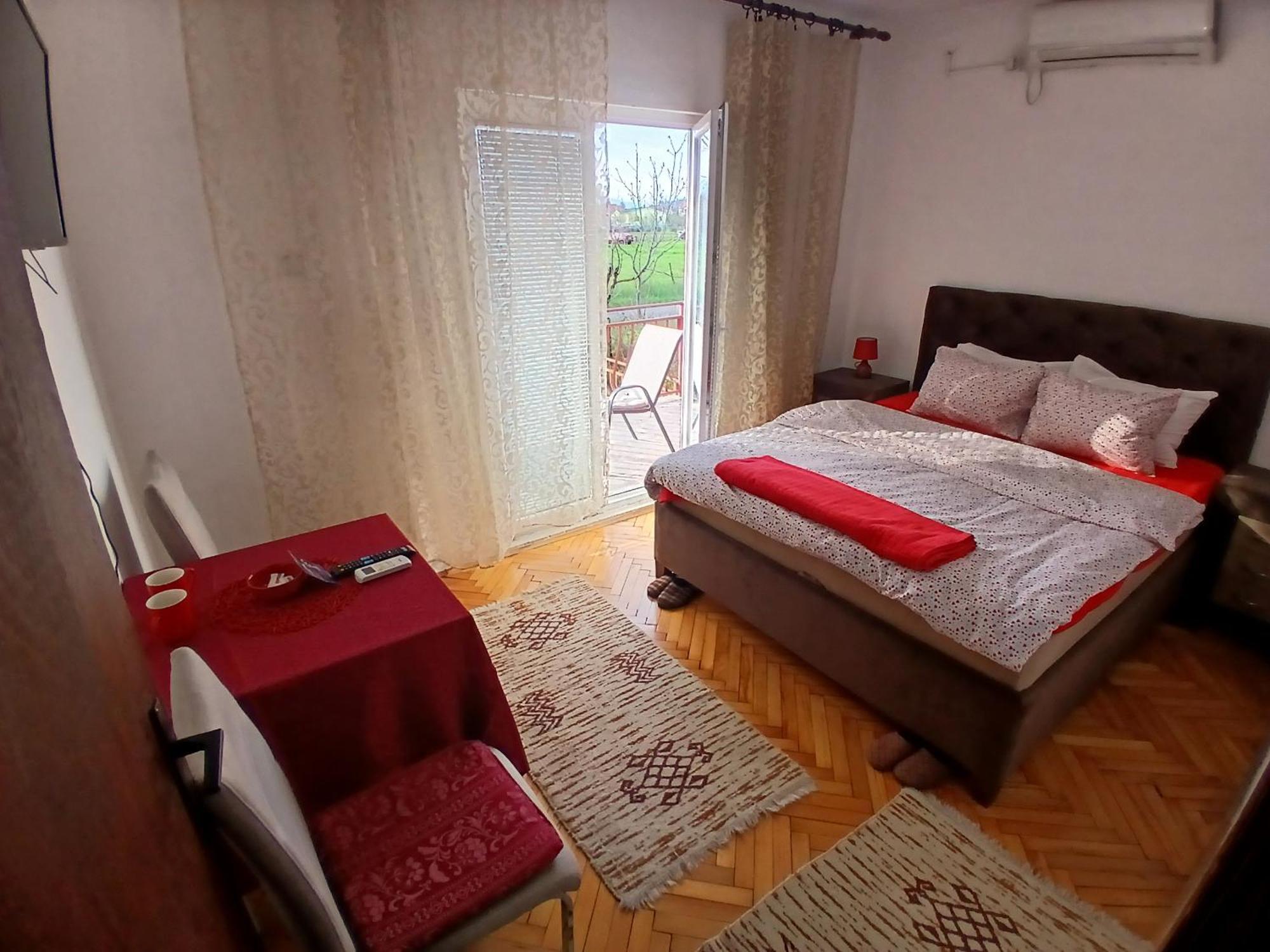 פודגוריצה Airport Home Radinovic מראה חיצוני תמונה