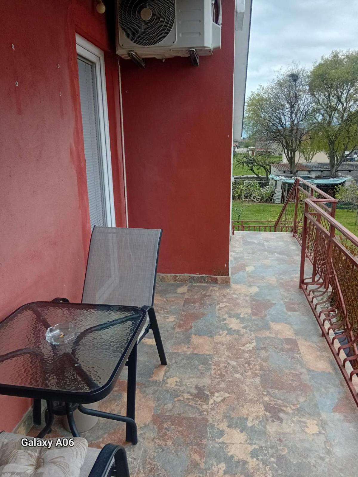 פודגוריצה Airport Home Radinovic מראה חיצוני תמונה